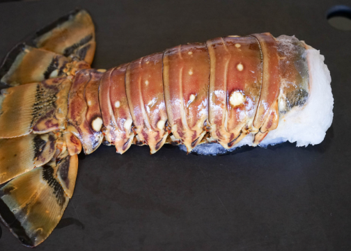 Queues de langoustes blanches crues 8/12 sachet 1kg