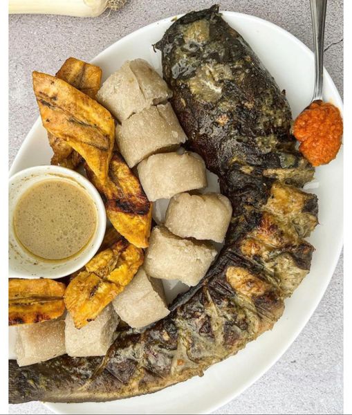 Bâtons de manioc sous vide 1 carton de 14kg (60 pièces)